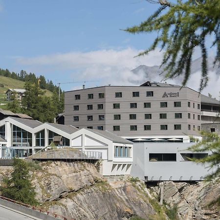Saas-Fee Wellnesshostel4000 Esterno foto