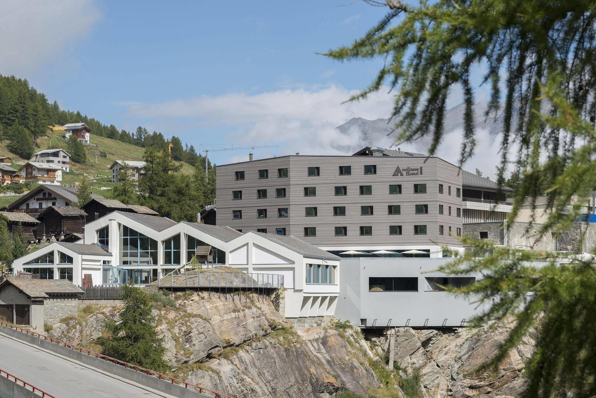 Saas-Fee Wellnesshostel4000 Esterno foto