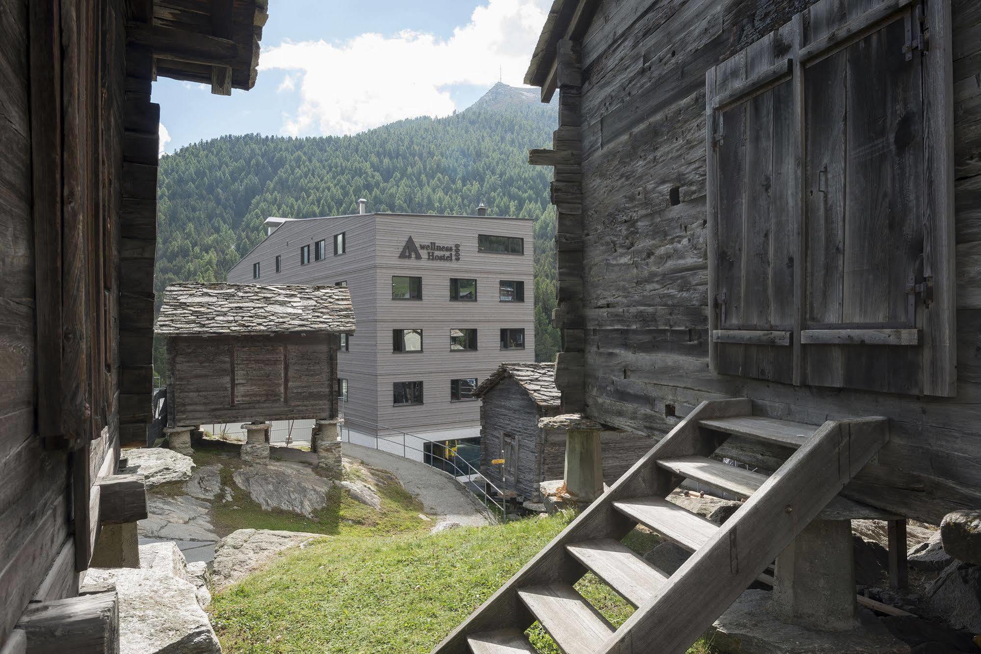Saas-Fee Wellnesshostel4000 Esterno foto