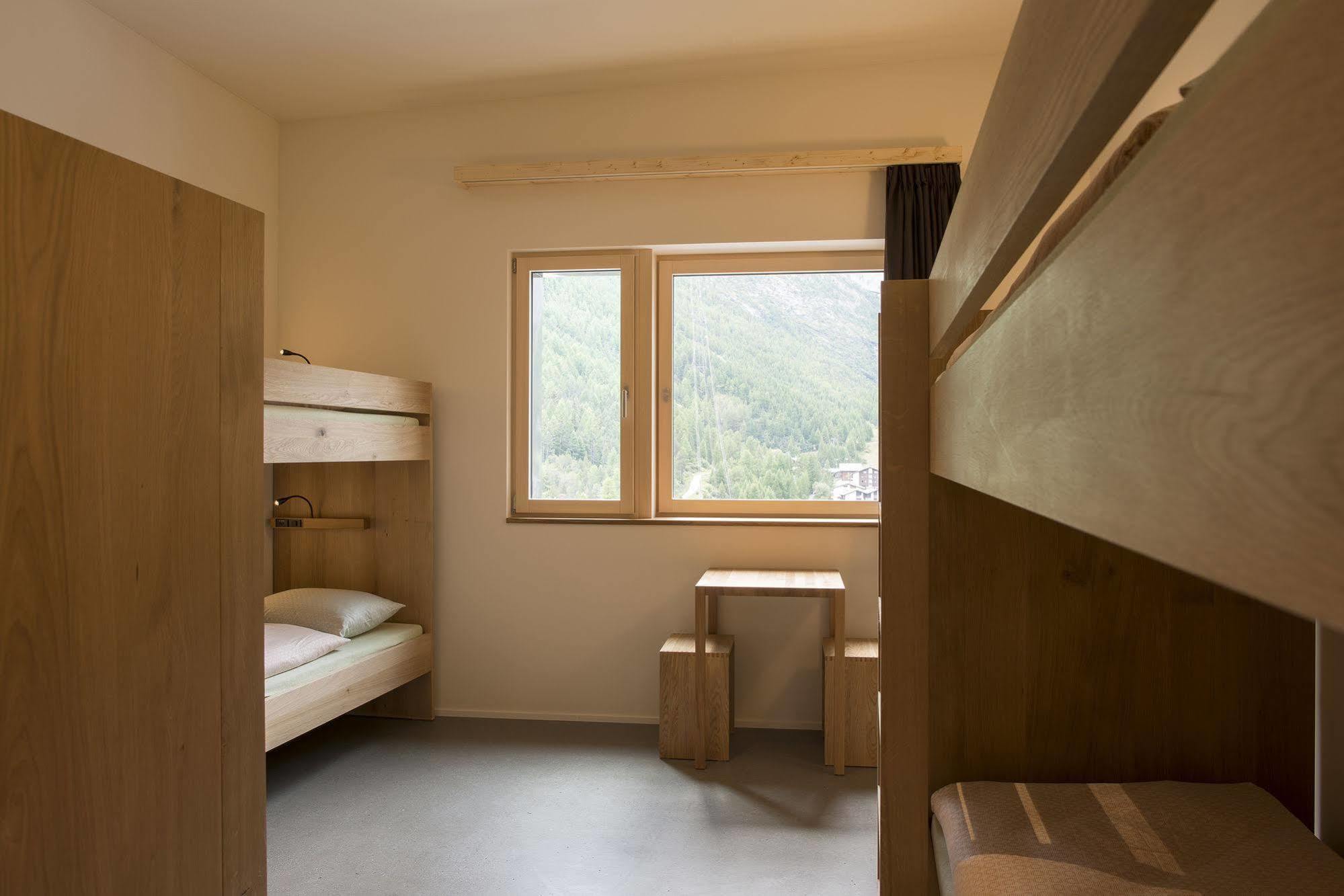 Saas-Fee Wellnesshostel4000 Esterno foto