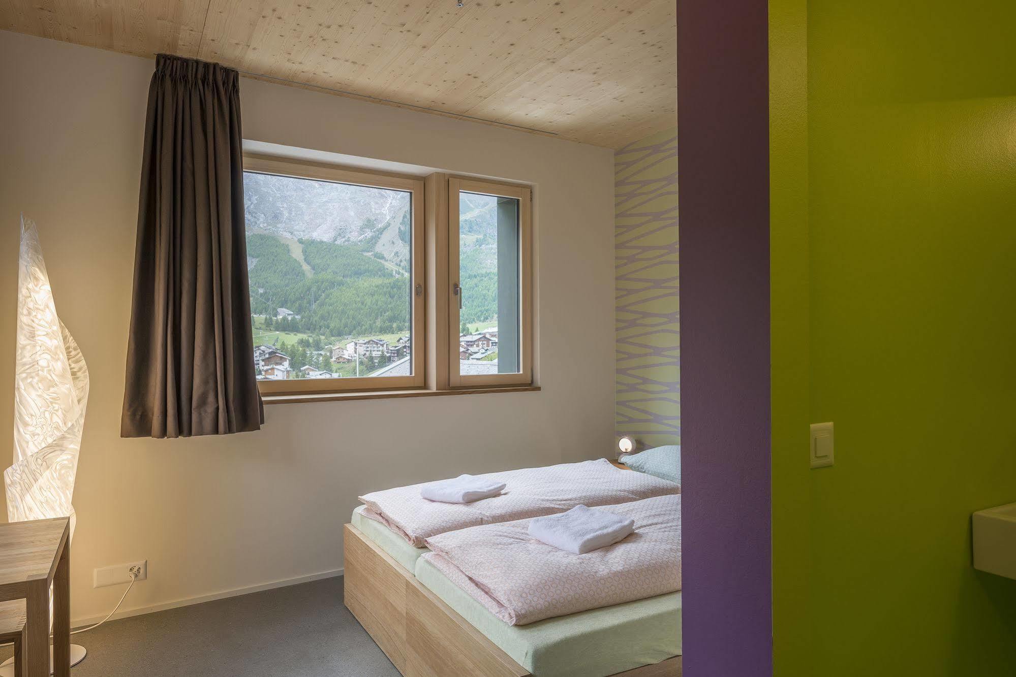Saas-Fee Wellnesshostel4000 Esterno foto